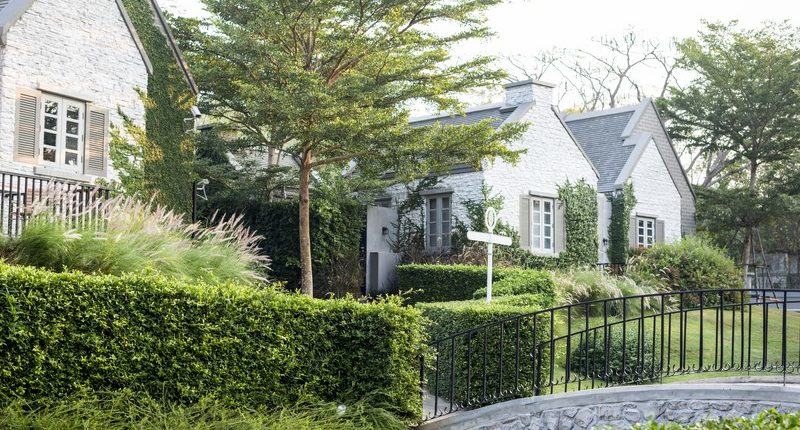 Судова практика: Право на земельну ділянку у набувача нерухомості у порядку спадкування